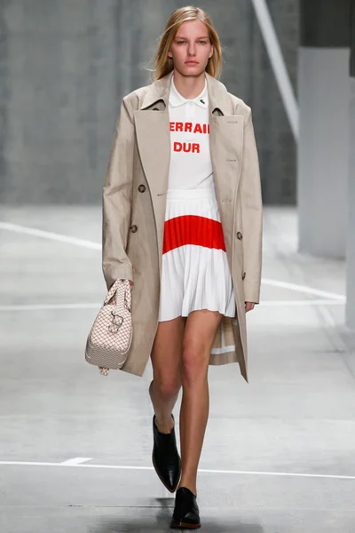 Look 25